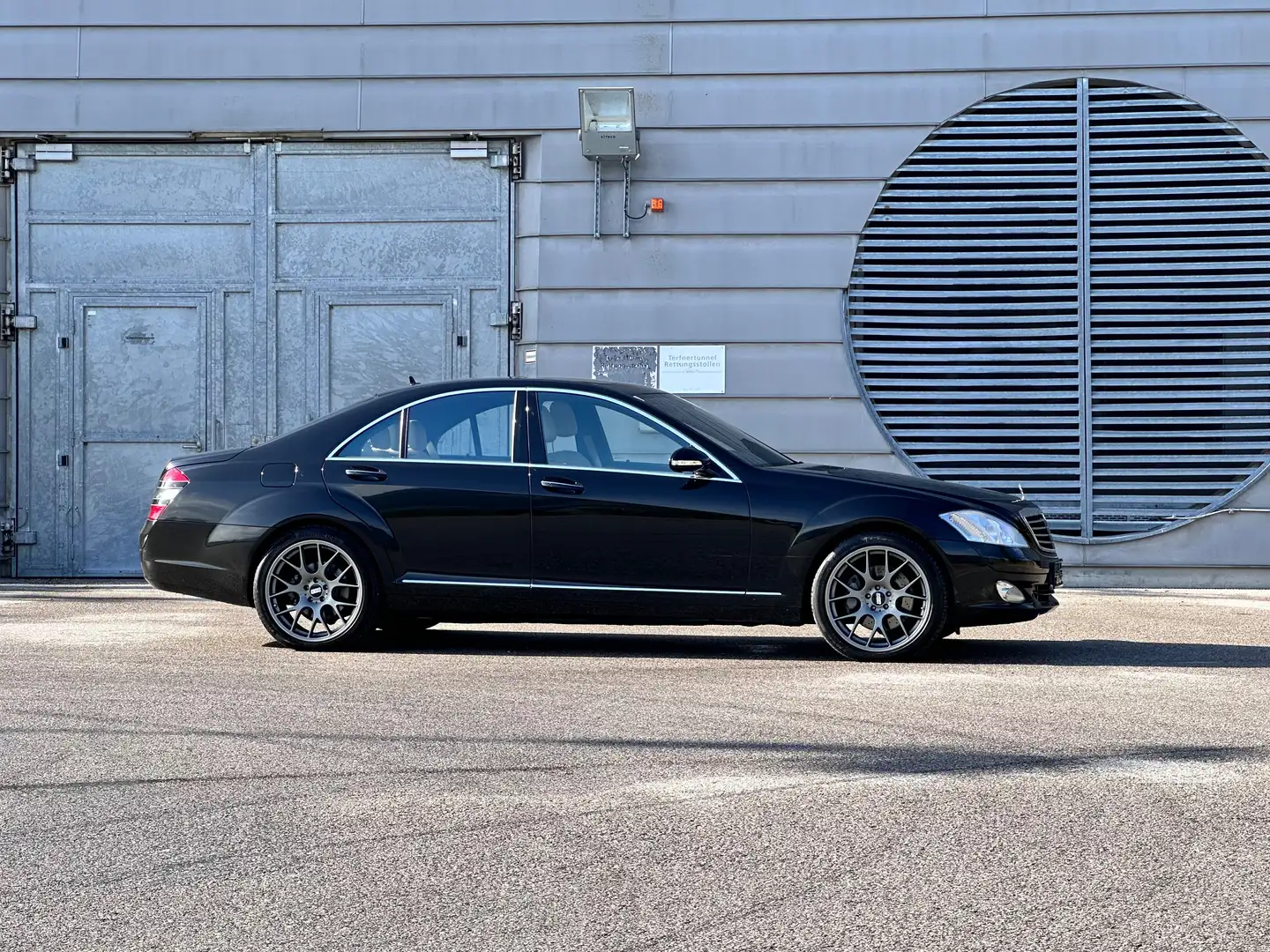 Mercedes-Benz S 500 4MATIC Aut. / Sitzbelüftung / Sitzheizung … Schwarz - 1