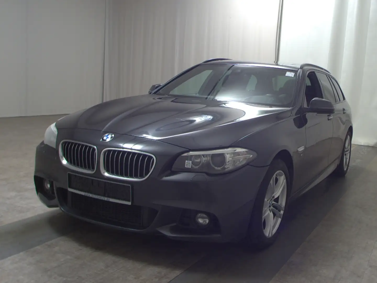 BMW 530 dA Touring xDr M-Sport Navi Pro Pano HuD HiFi Grau - 2