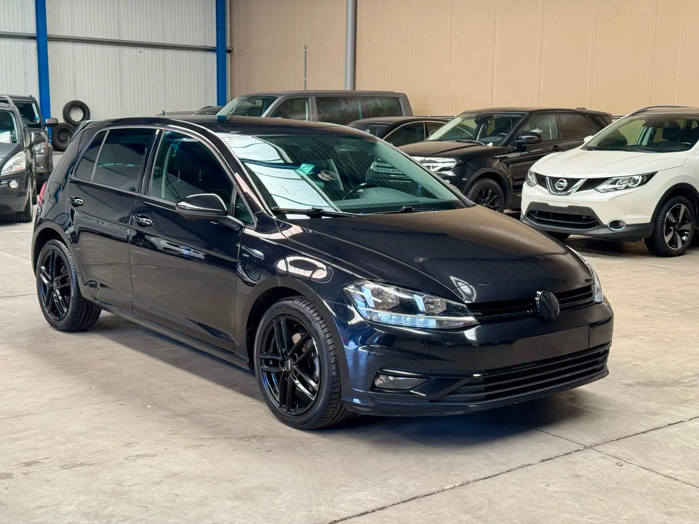 Volkswagen Golf 1.6 SCR TDi IQ.Drive DSG (EU6.2) - 1