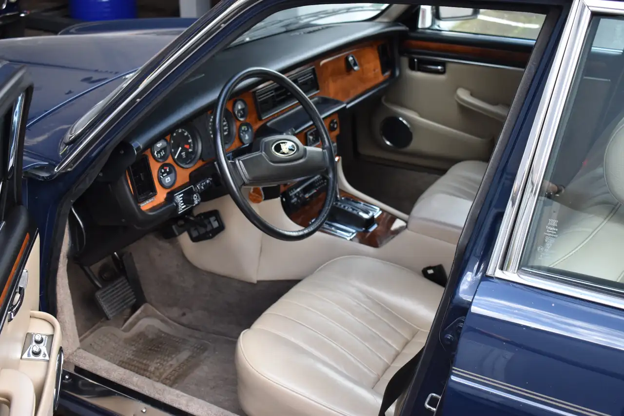 Jaguar XJ12 Sovereign, foto 11