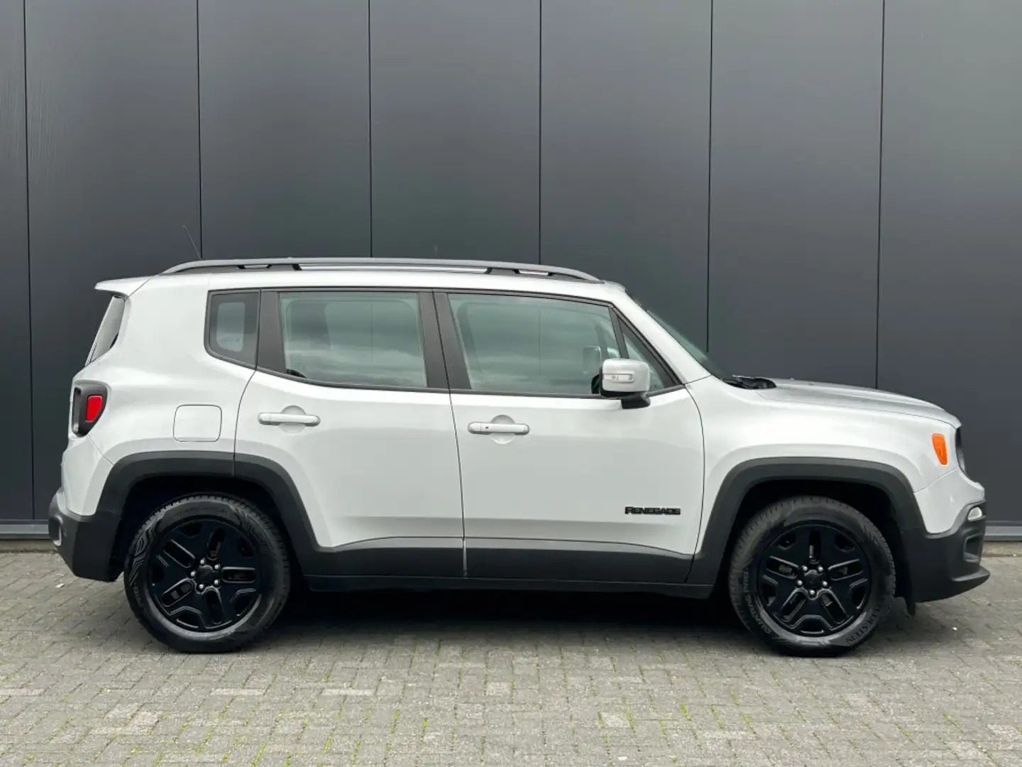 Jeep Renegade 1.4 MultiAir Longitude Navigatie Cruise PDC Trekha Gris - 2