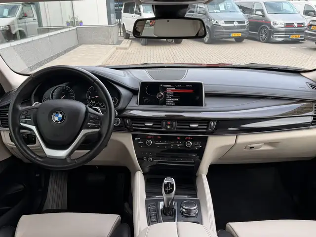 BMW X6 view 21