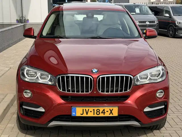 BMW X6 view 11