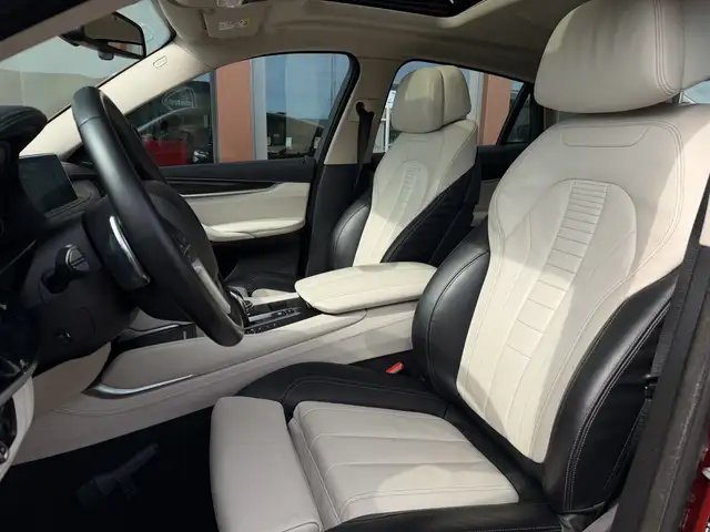 BMW X6 view 4