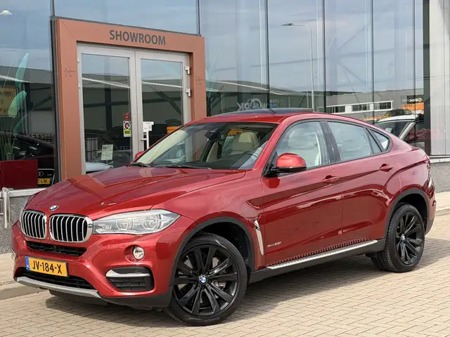 BMW X6 view 3