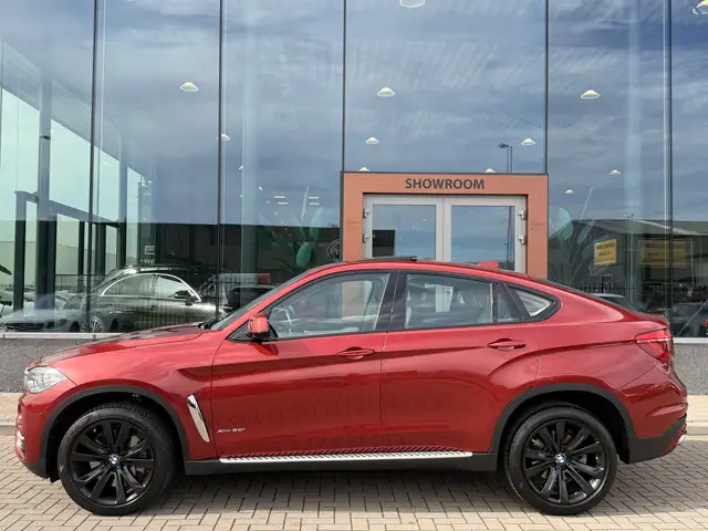 BMW X6 view 10