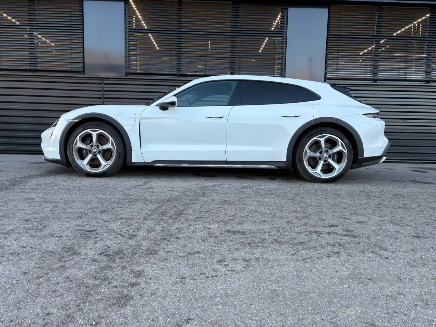 Porsche Taycan Cross Turismo 4-HEAD UP-PANO-PAS-20`` Blanc - 1