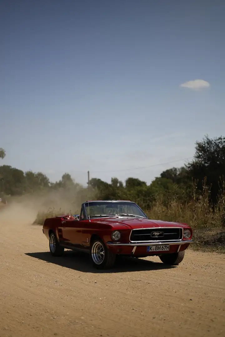 Ford Mustang 1967 V8 Cabrio Rouge - 2
