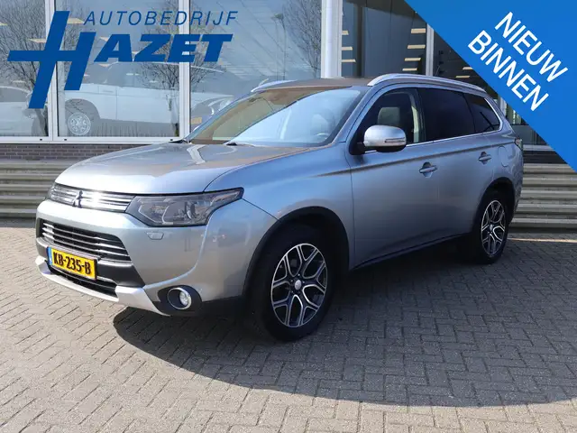 Mitsubishi Outlander 2.0 PHEV INSTYLE+ | SCHUIFDAK | TREKHAAK | ADAPTIV