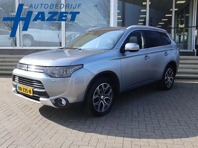 Mitsubishi Outlander 2.0 PHEV INSTYLE+ | SCHUIFDAK | TREKHAAK | ADAPTIV