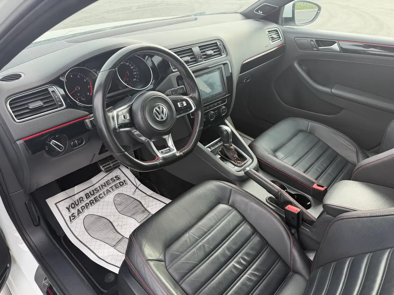 Volkswagen Jetta снимка Volkswagen Jetta
