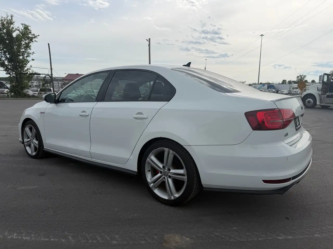 Volkswagen Jetta снимка Volkswagen Jetta