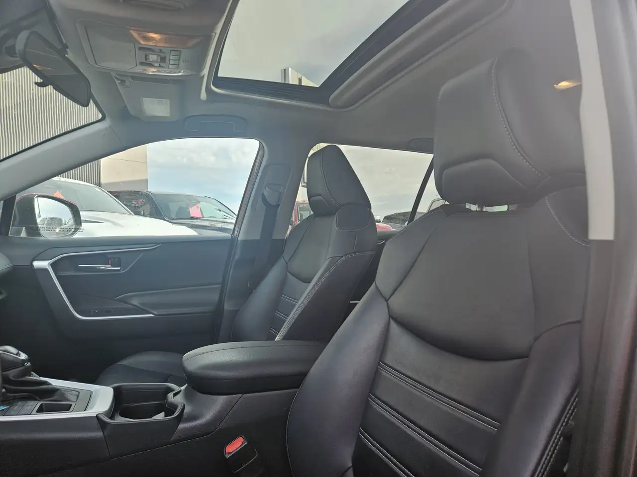 Toyota RAV 4 снимка Toyota RAV 4