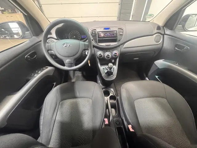 Hyundai i10 view 11
