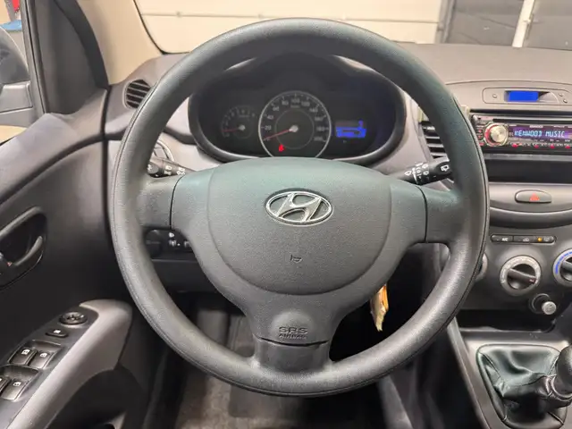 Hyundai i10 view 12