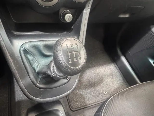 Hyundai i10 view 15