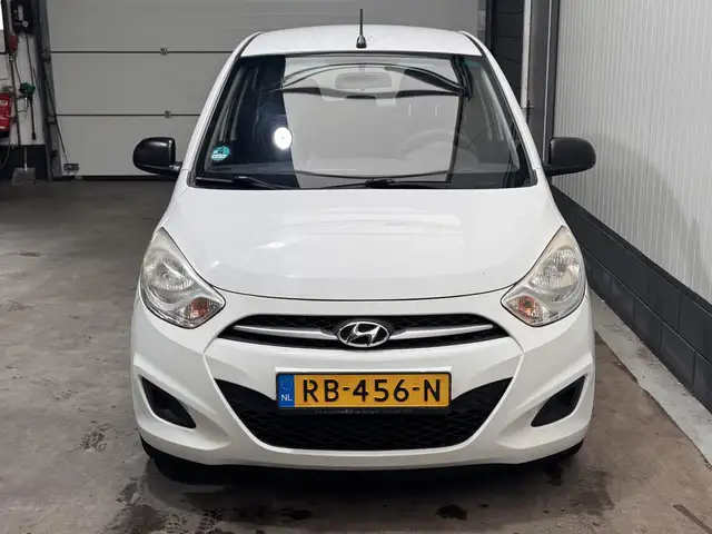 Hyundai i10 view 2