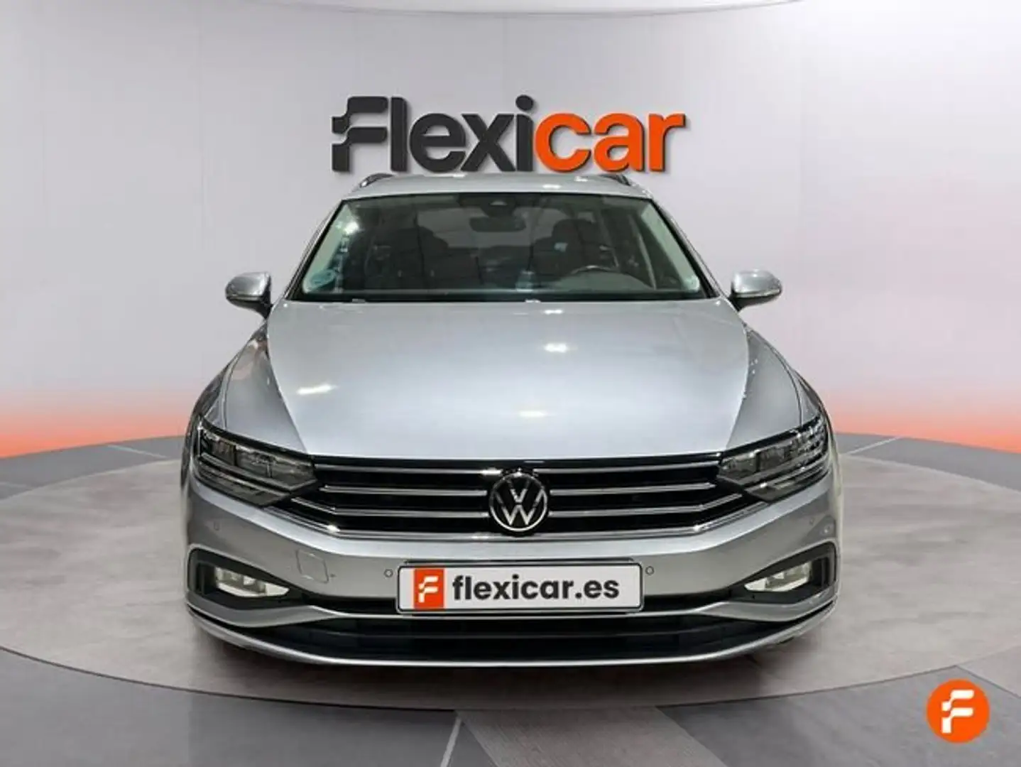 Volkswagen Passat Variant 1.5 TSI 110kW Gris - 2