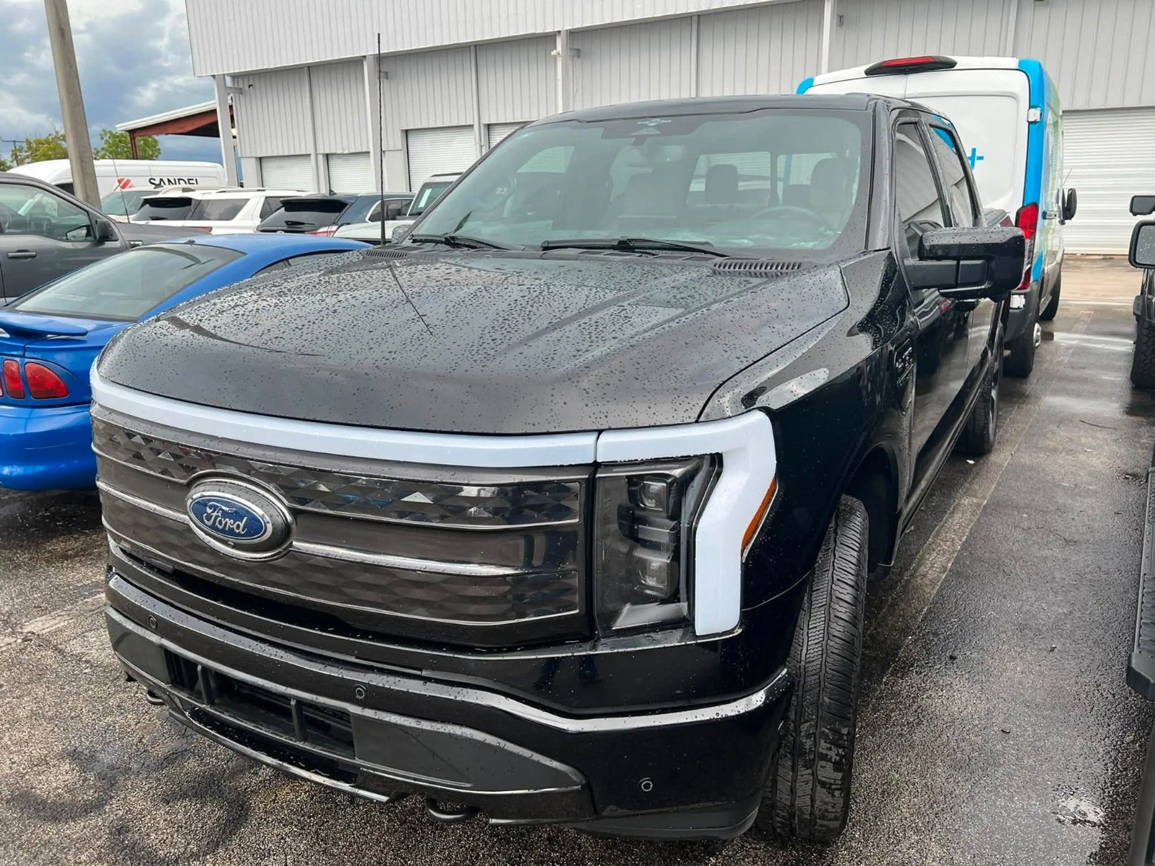 Ford F 150 F150 Lightning Platin gr Batterie im Vorlauf +18