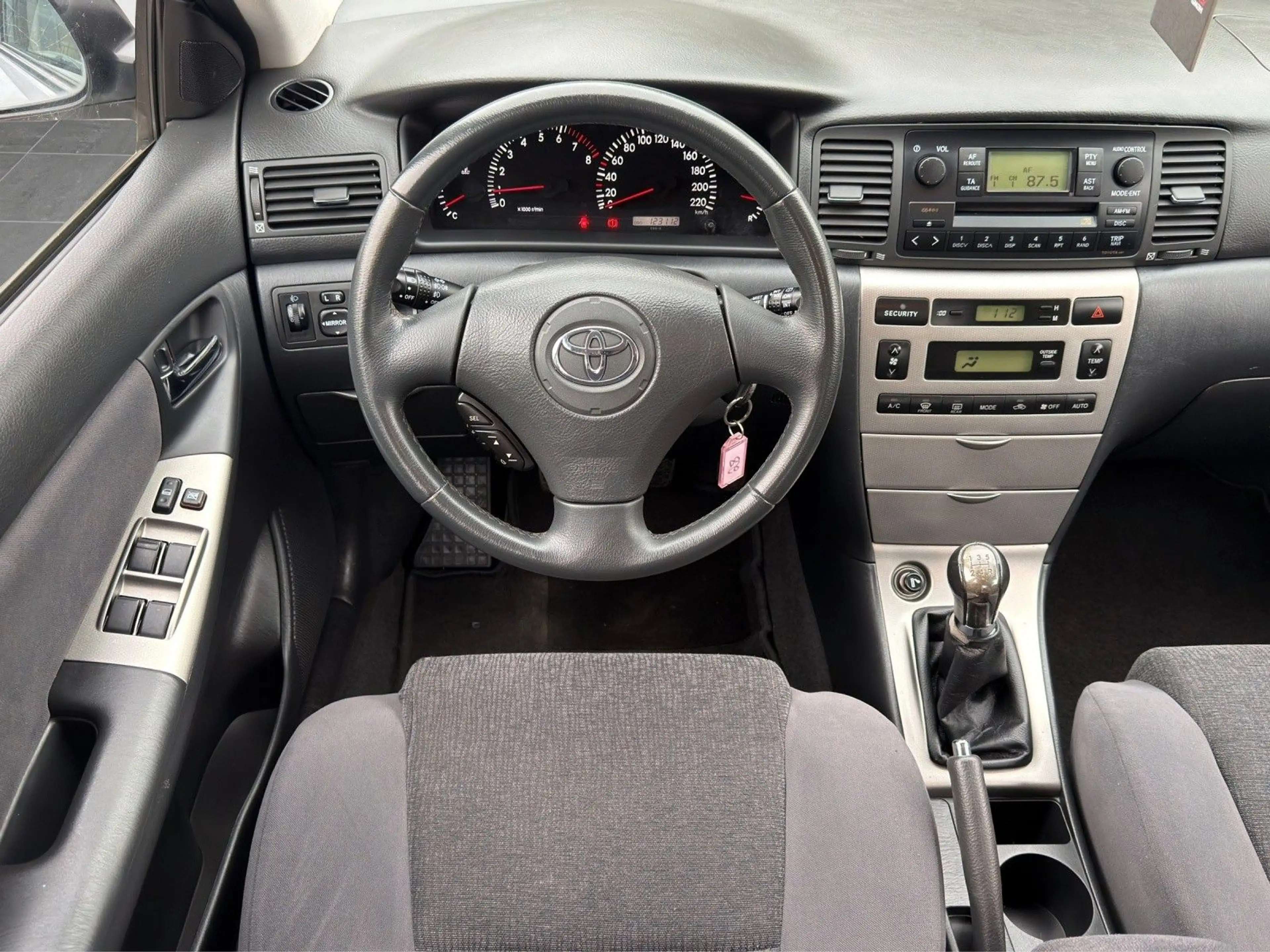 Toyota Corolla 1.6*KLIMAAUTO*TÜV NEU*INSPEKTION NEU* — photo 9