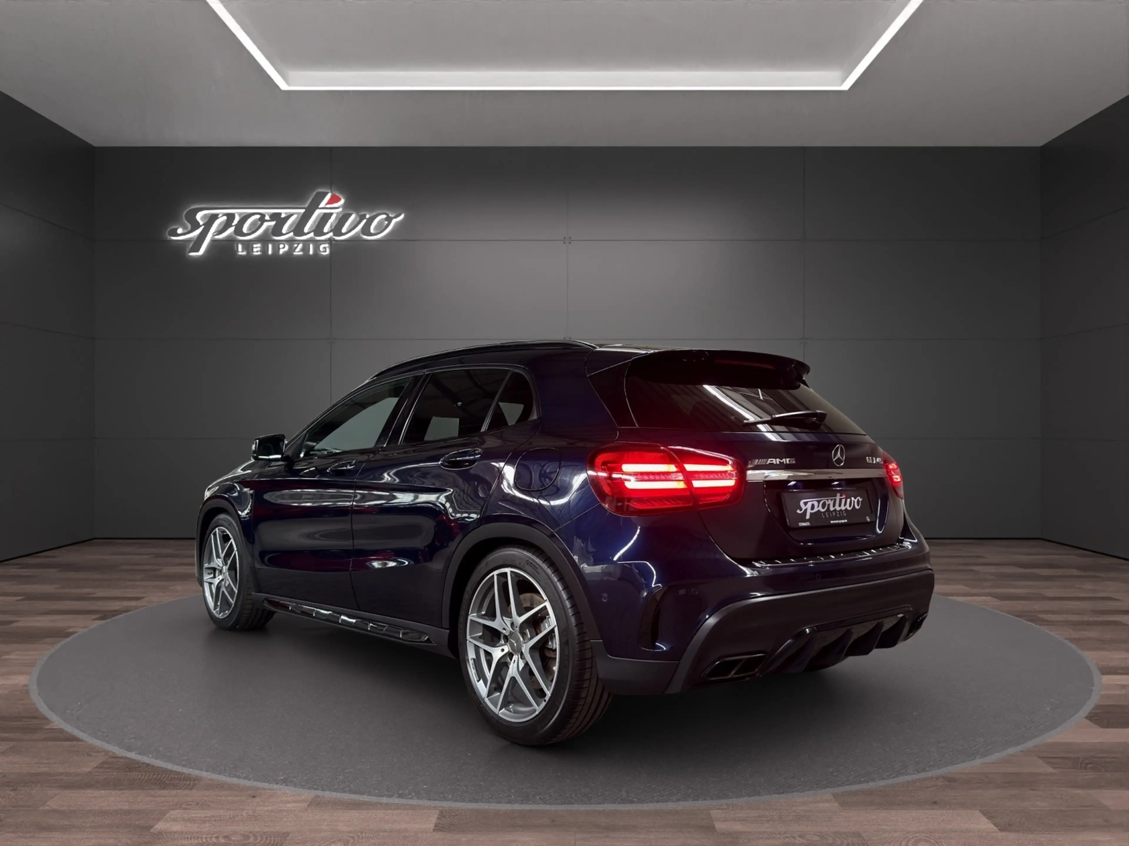Mercedes-Benz GLA 180 45 AMG 4Matic *Dynamic Plus Paket* — photo 4