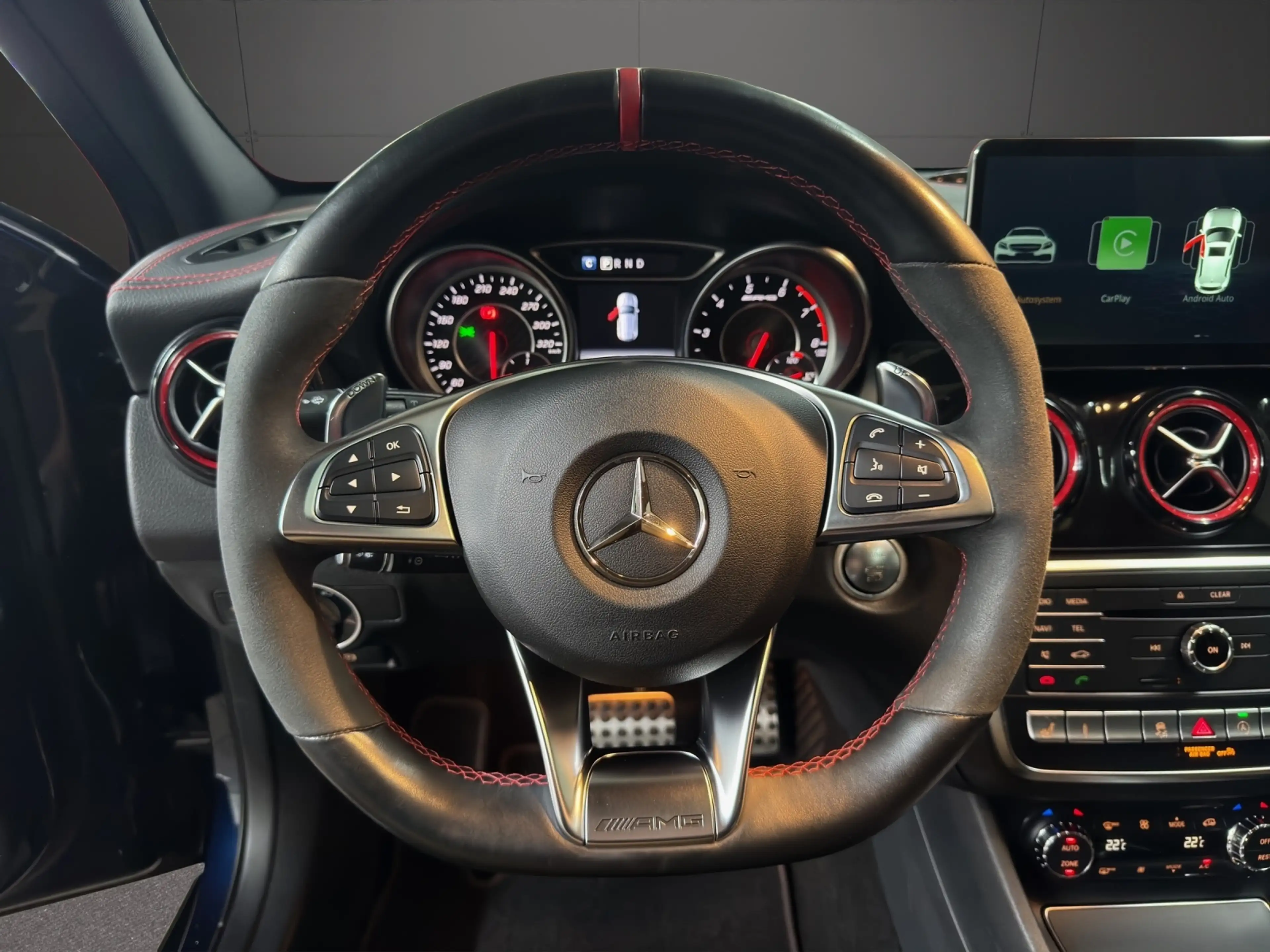 Mercedes-Benz GLA 180 45 AMG 4Matic *Dynamic Plus Paket* — photo 7