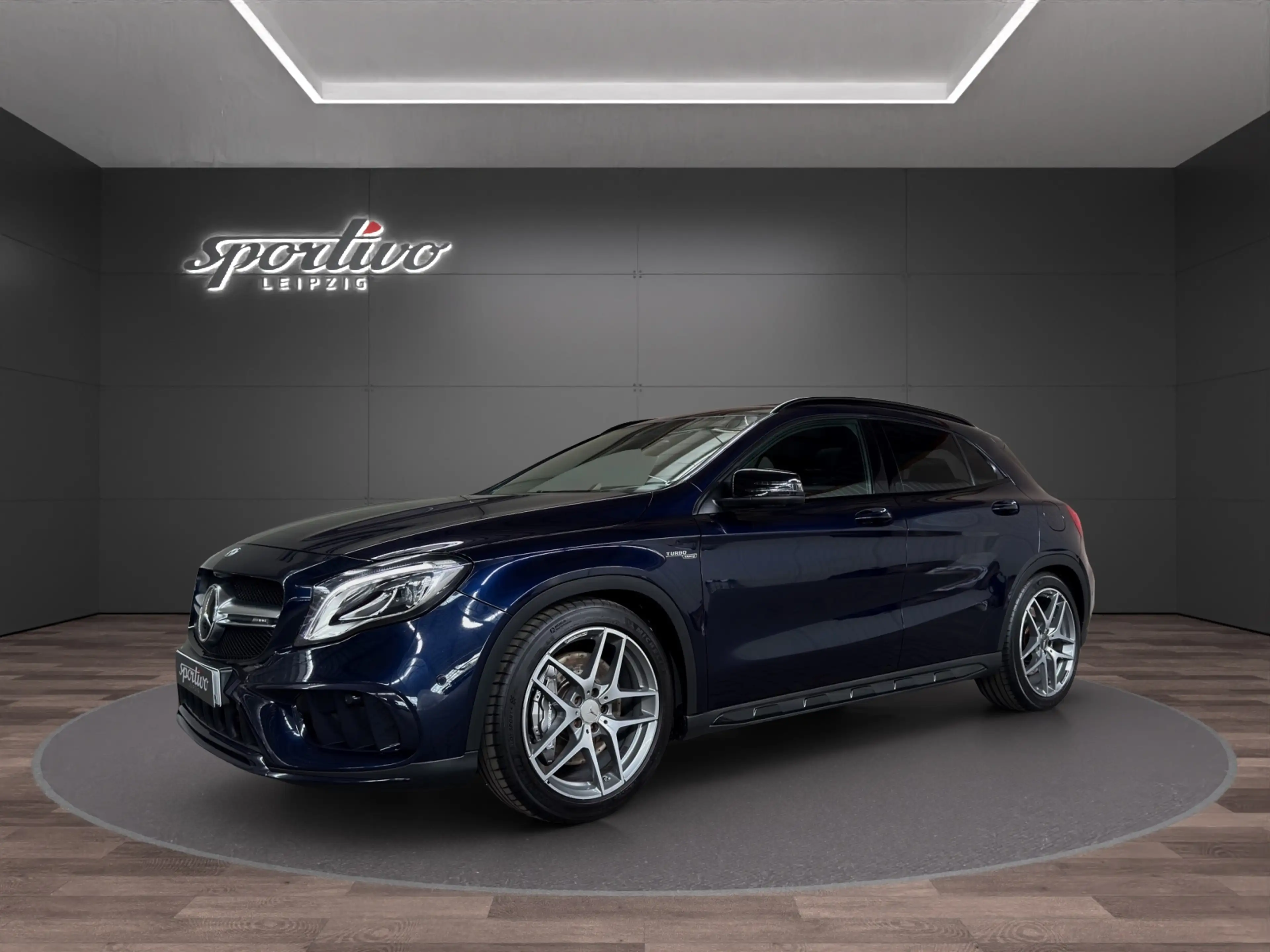 Mercedes-Benz GLA 180 45 AMG 4Matic *Dynamic Plus Paket* — photo 2