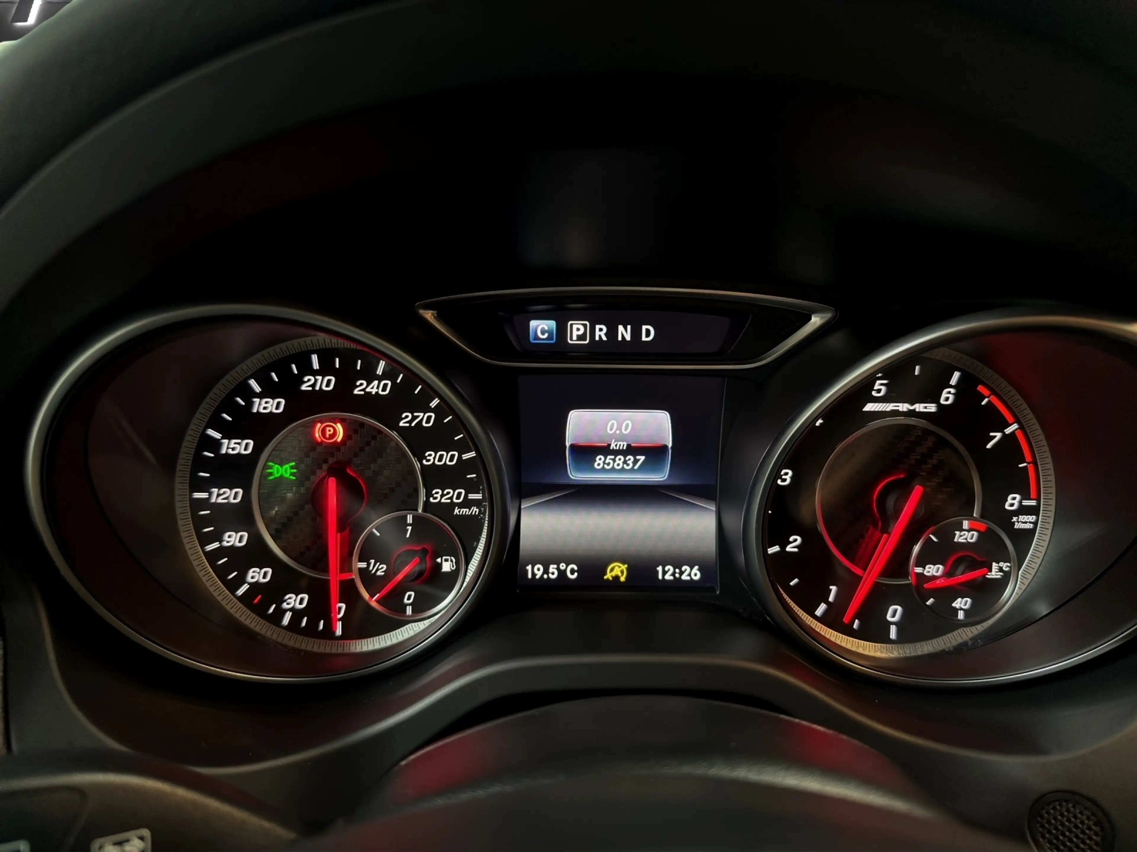 Mercedes-Benz GLA 180 45 AMG 4Matic *Dynamic Plus Paket* — photo 8