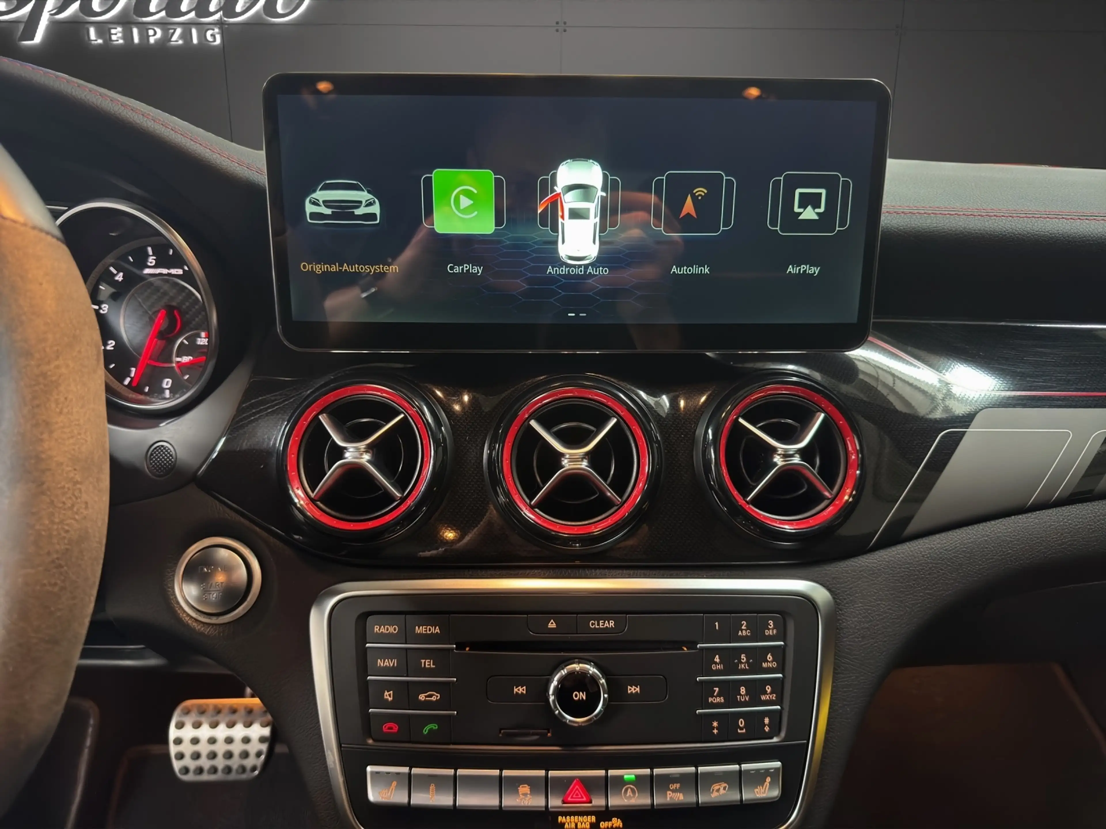 Mercedes-Benz GLA 180 45 AMG 4Matic *Dynamic Plus Paket* — photo 10