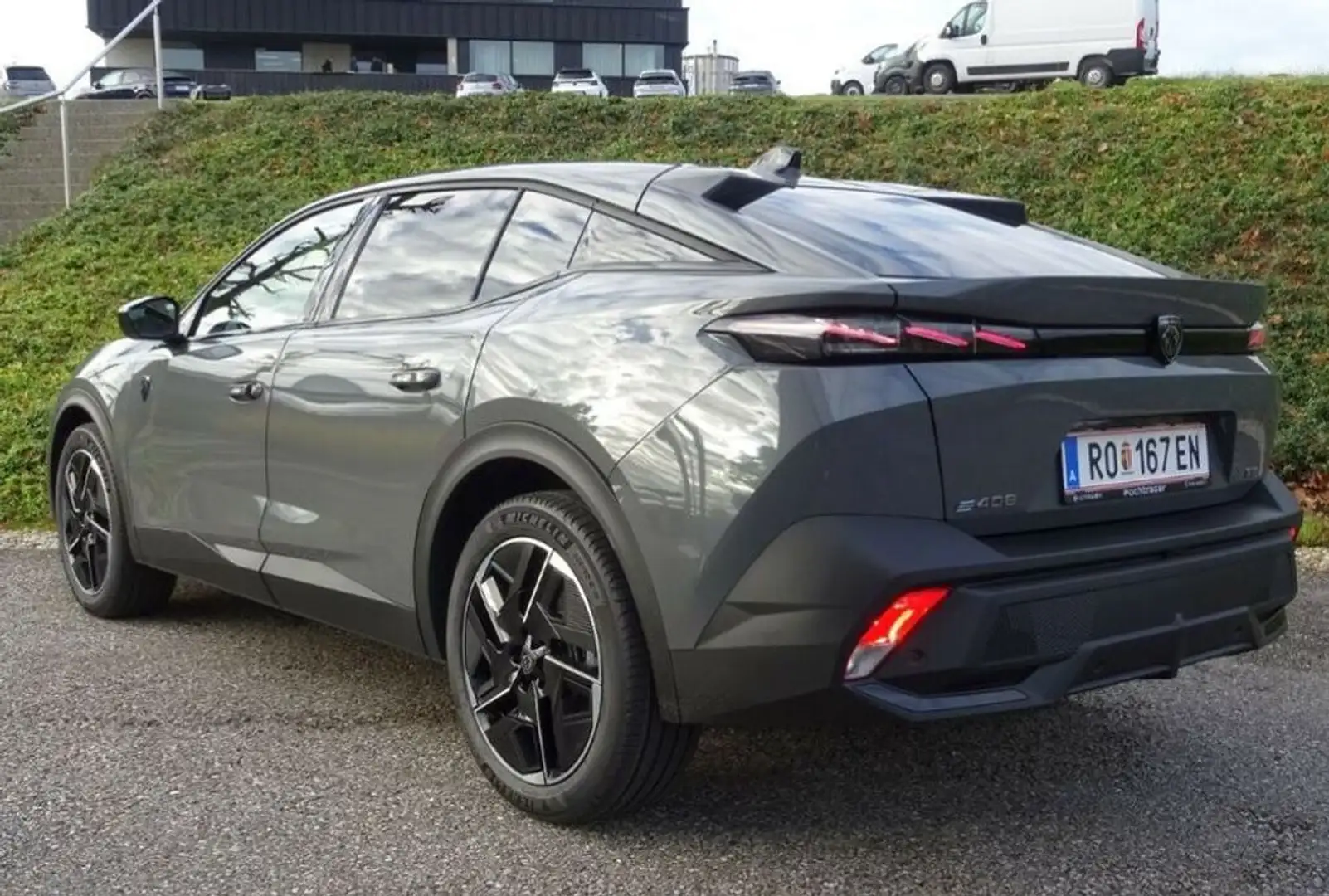 Peugeot 408 Elektromotor 210 GT Grau - 2