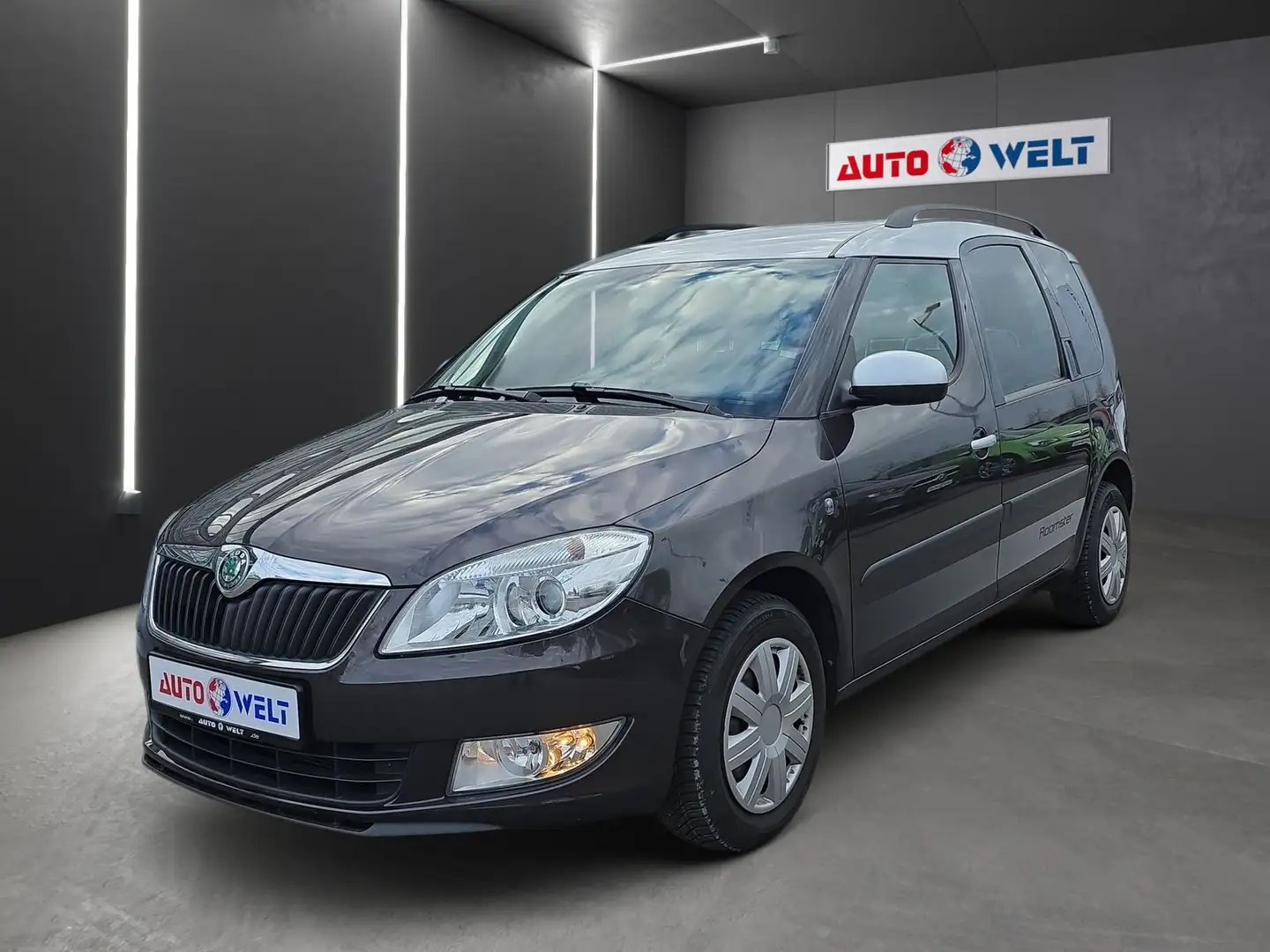 Skoda Roomster 1.4 Plus Edition Klimaaut. PDC AHK Bruin - 1