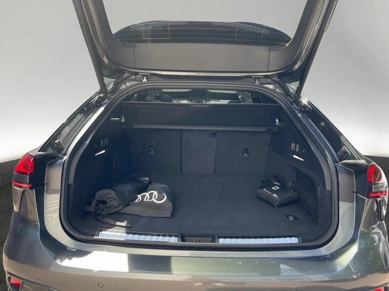 Audi A6 e-hybrid quattro AHK B&O HuD LUFT PANO 6