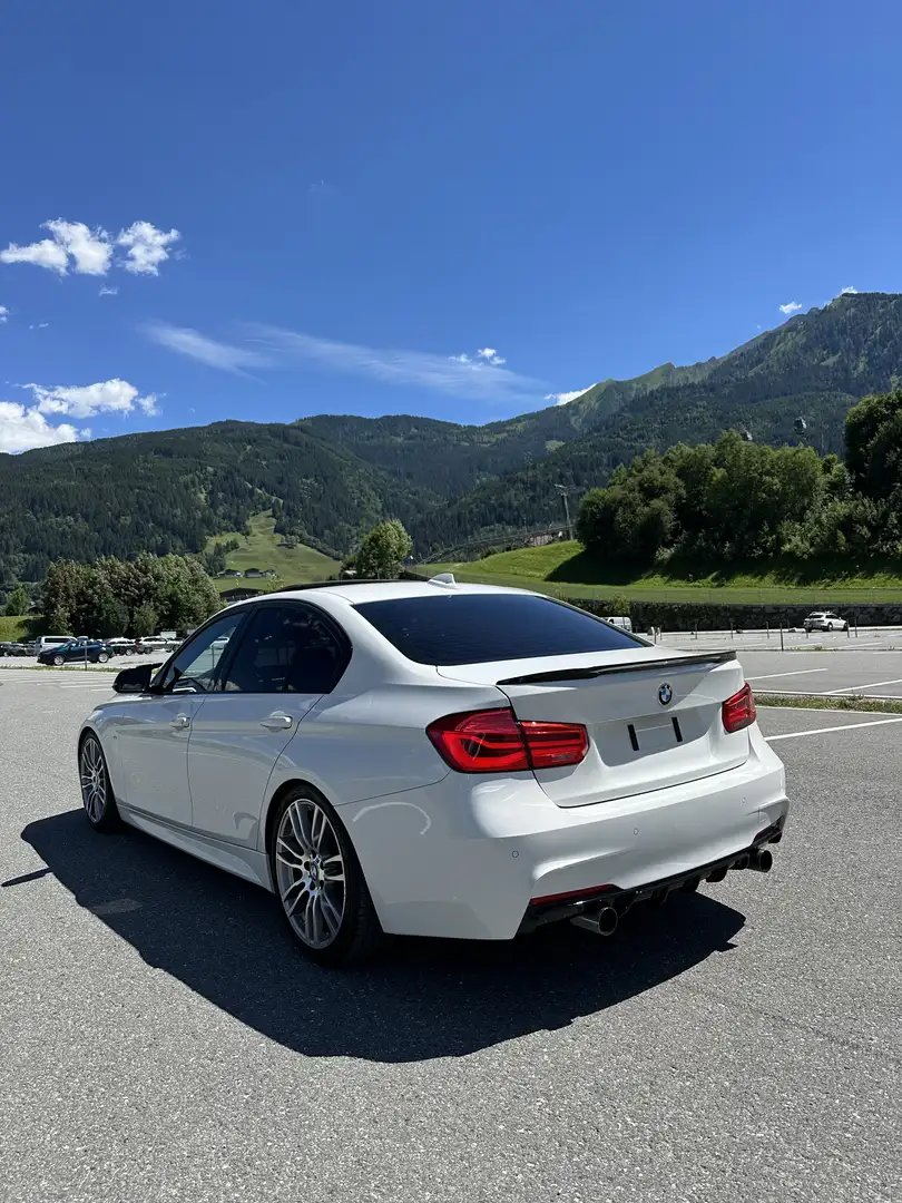 BMW 335 335i - 1