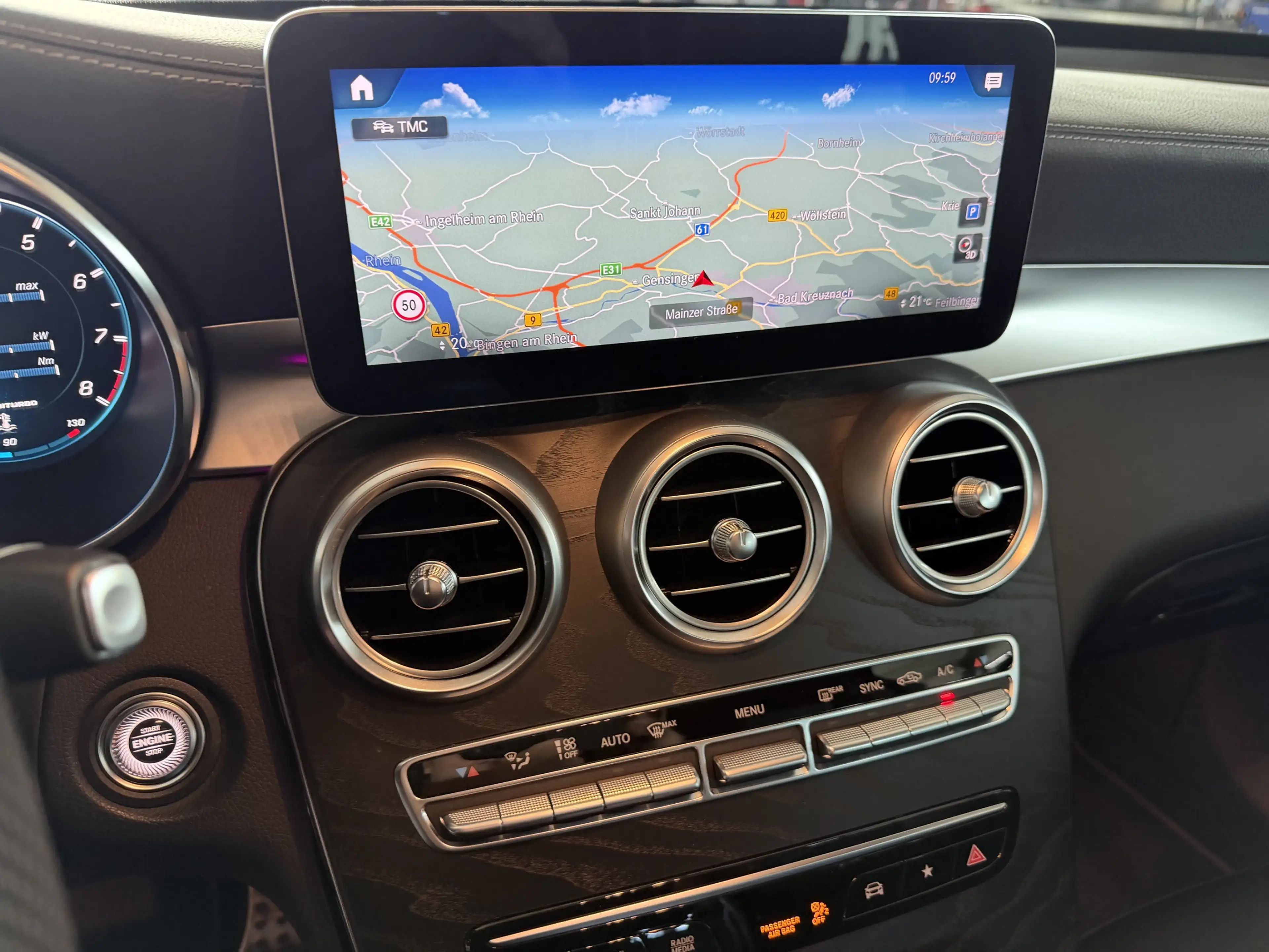Mercedes-Benz GLC 63 AMG HEADUP+AHK+PANORAMA+MB-GARANTIE+360°K — photo 12