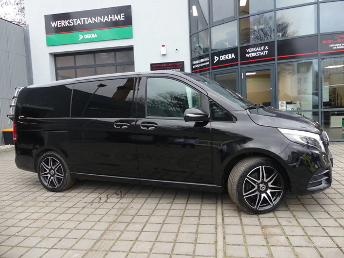 Mercedes-Benz V 300 d 4Matic Edt AMG Lang MBUX/E-TÜREN/STHZ/TISCH Negro - 1