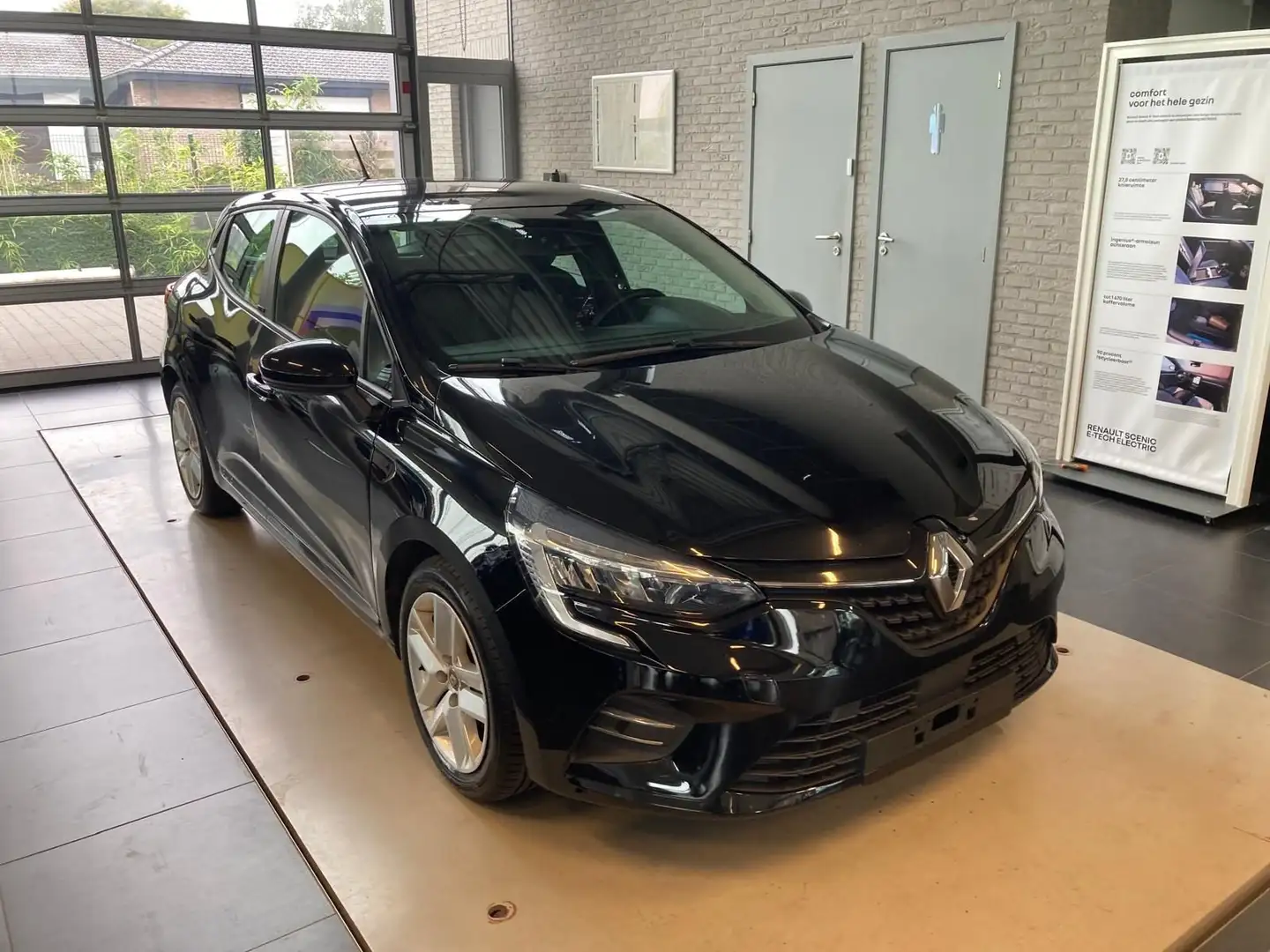 Renault Clio Business E-tech hybride 140 Schwarz - 1