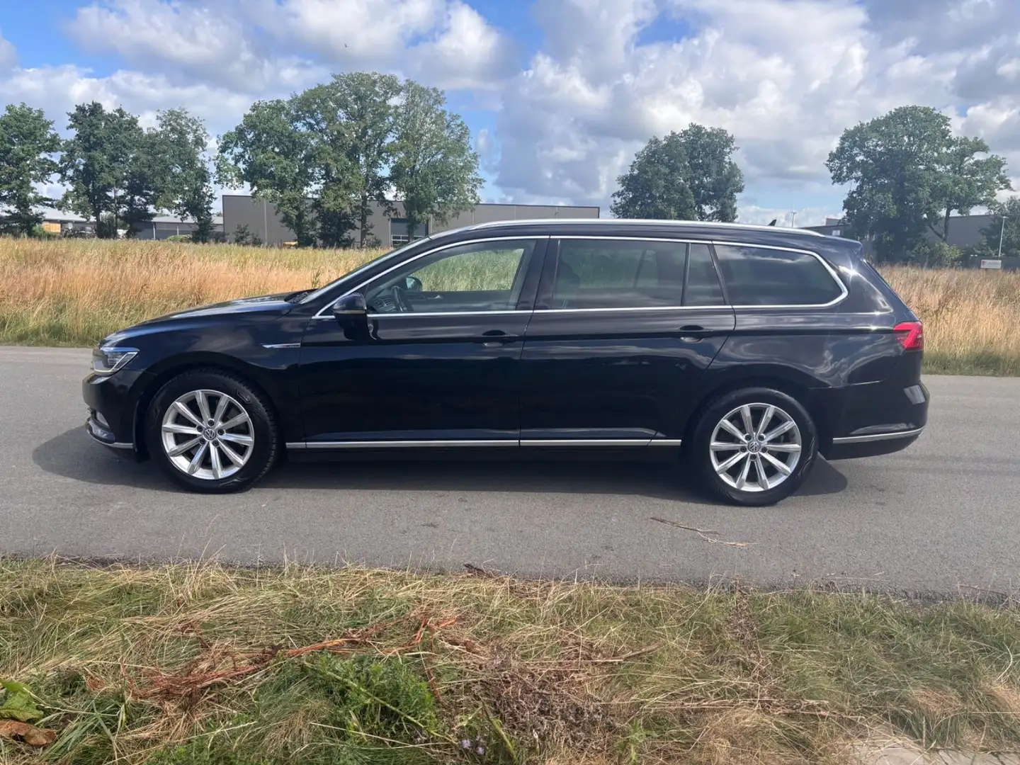 Volkswagen Passat 2.0 BiTDI DSG 4Motion Highline Euro 6 Negru - 2