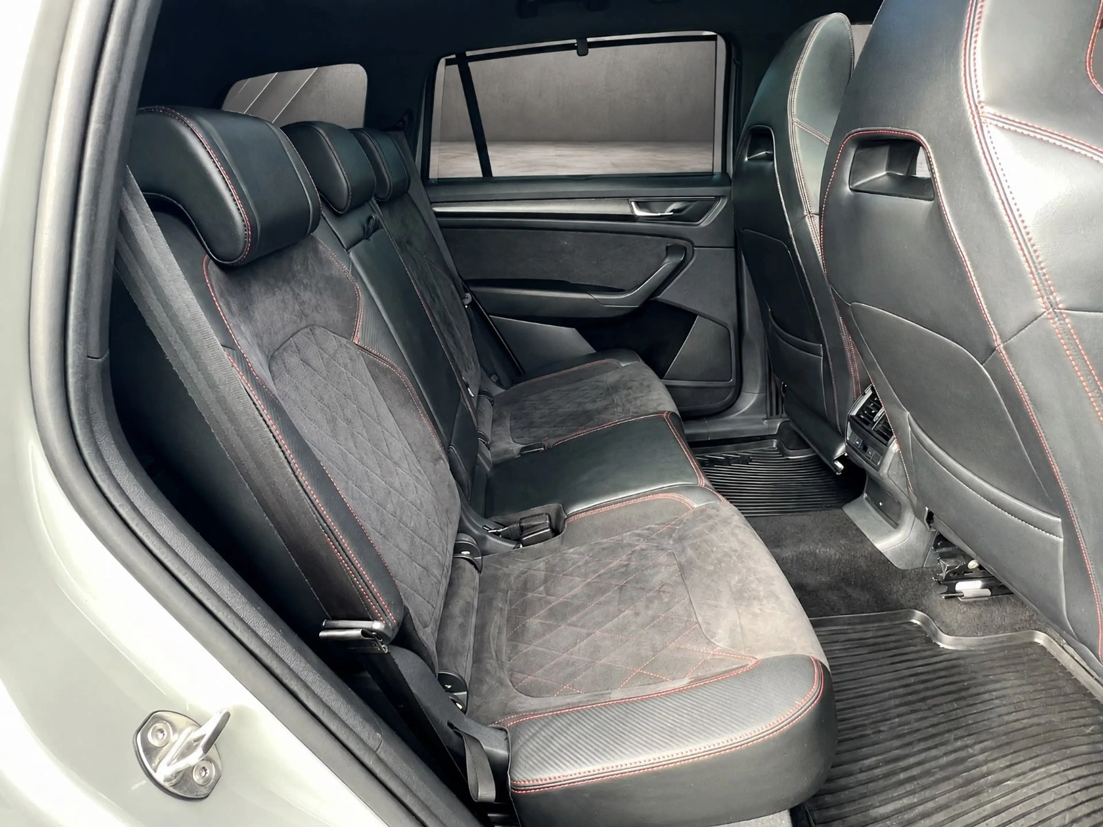 Skoda Kodiaq RS 4x4 Pano Standheizung Memory Canton — photo 14