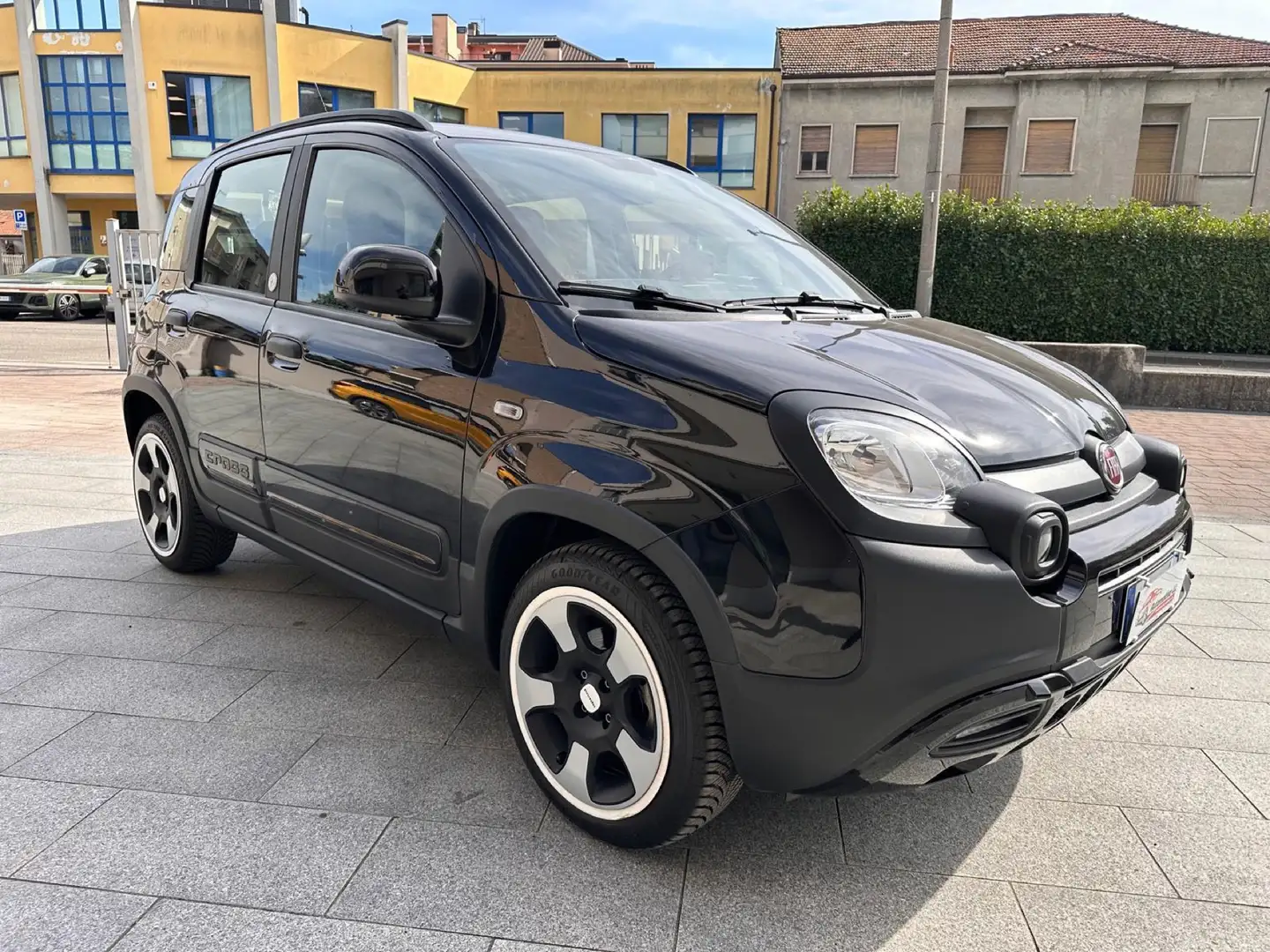 Fiat Panda City Cross 1.0 GSE Hybrid Launch EDITION Nero - 2