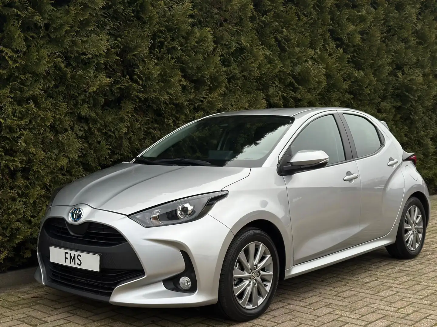 Toyota Yaris 1.5 Hybrid Active CarPlay Camera Plateado - 2