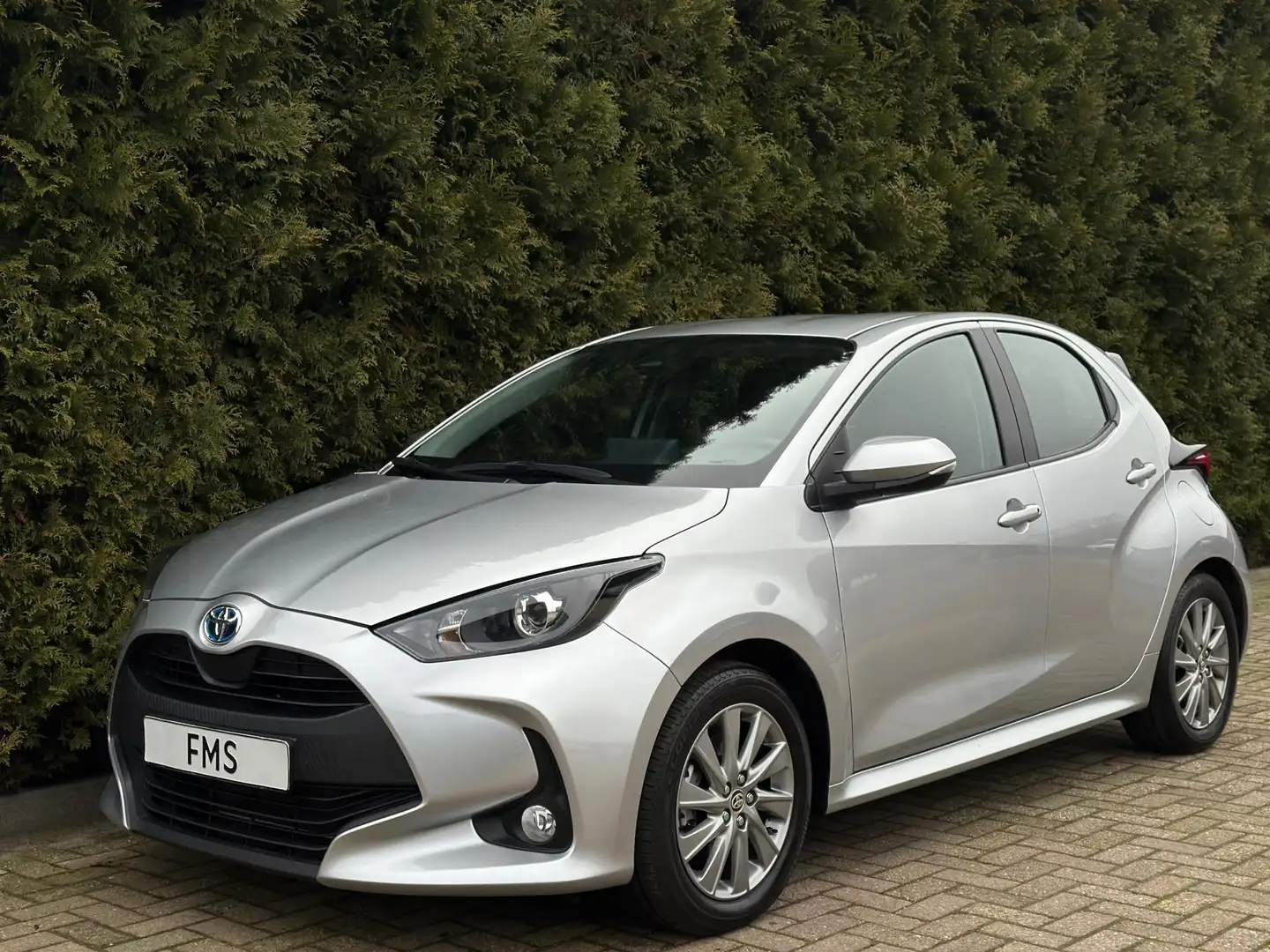 Toyota Yaris 1.5 Hybrid Active CarPlay Camera Zilver - 1
