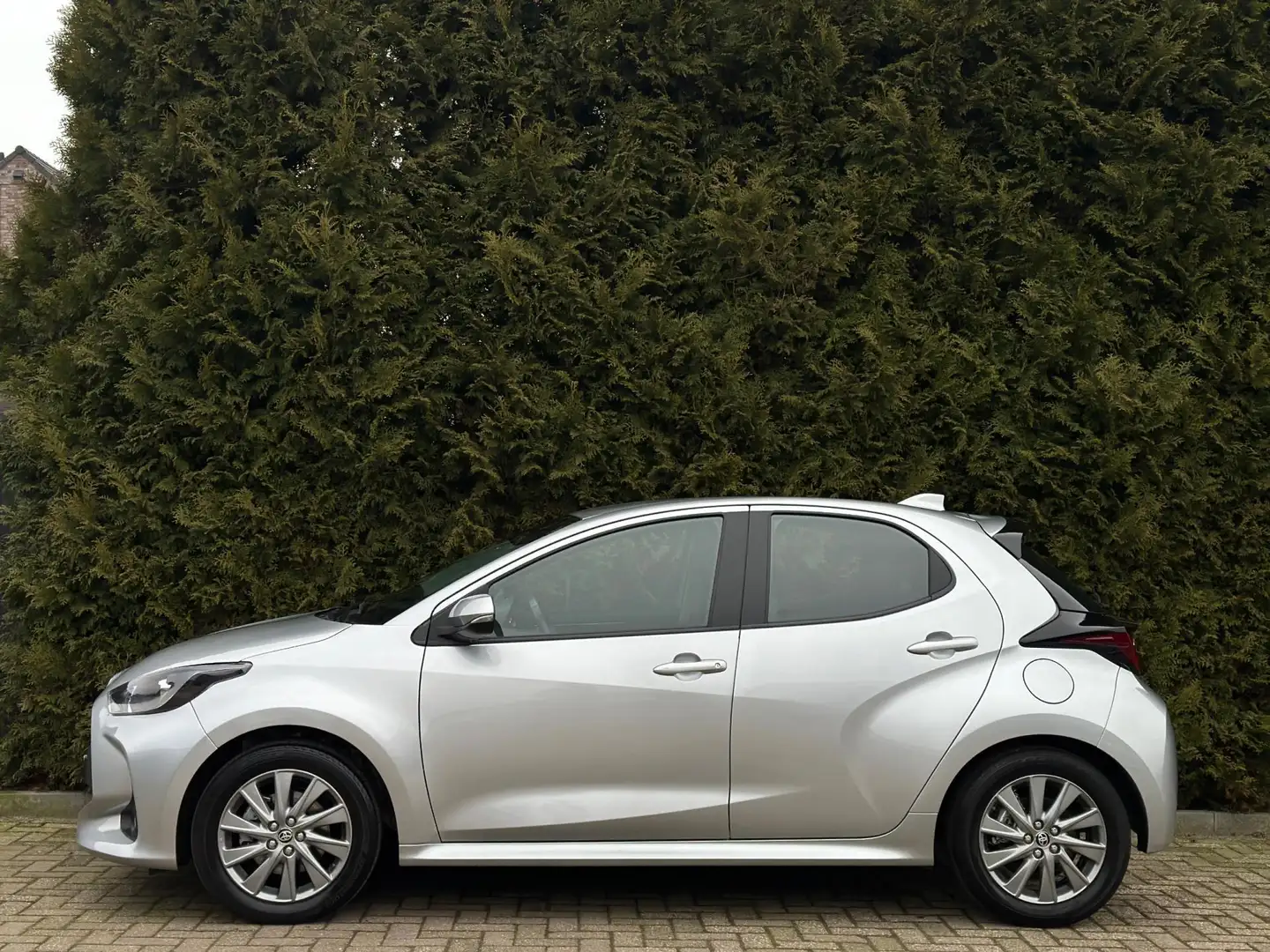 Toyota Yaris 1.5 Hybrid Active CarPlay Camera Zilver - 2
