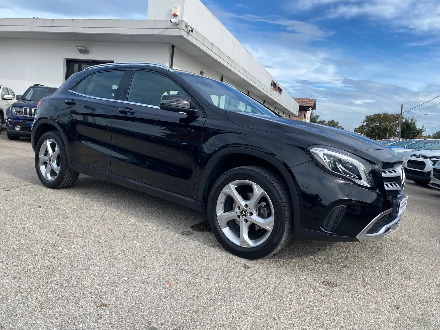 Mercedes-Benz GLA 200 GLA 200 d Sport 4matic auto Zwart - 1