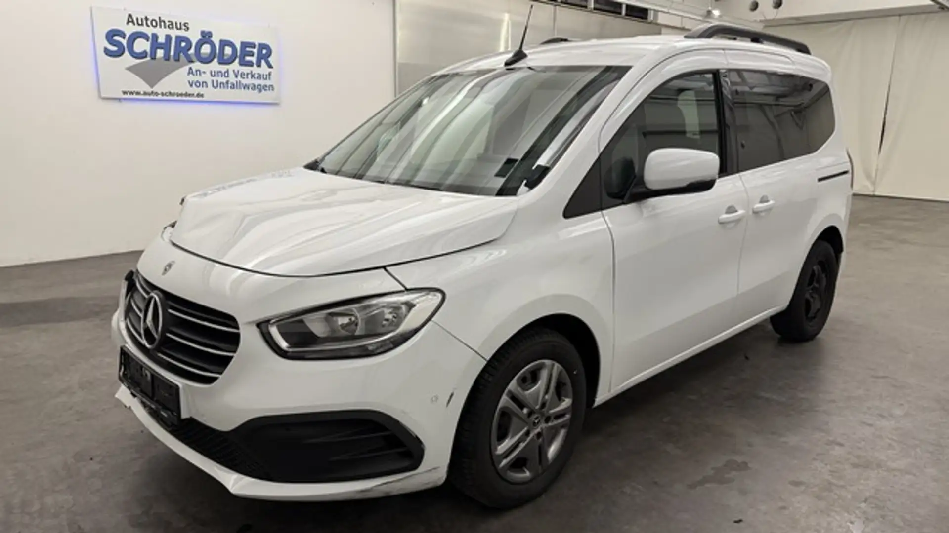 Mercedes-Benz T180 d Style *Kamera*AHK*MBUX* Weiß - 1