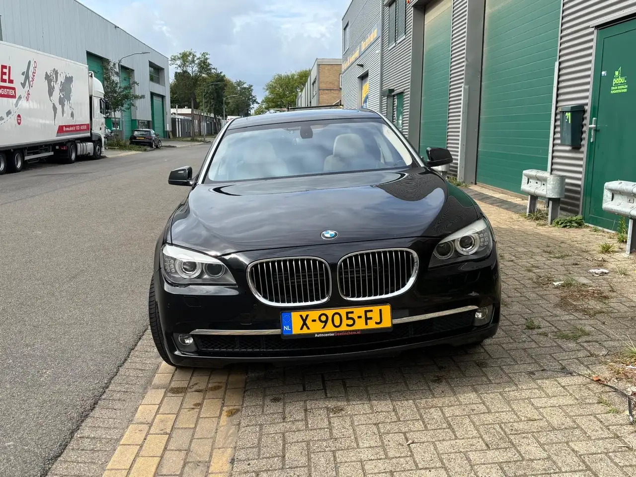 BMW 750