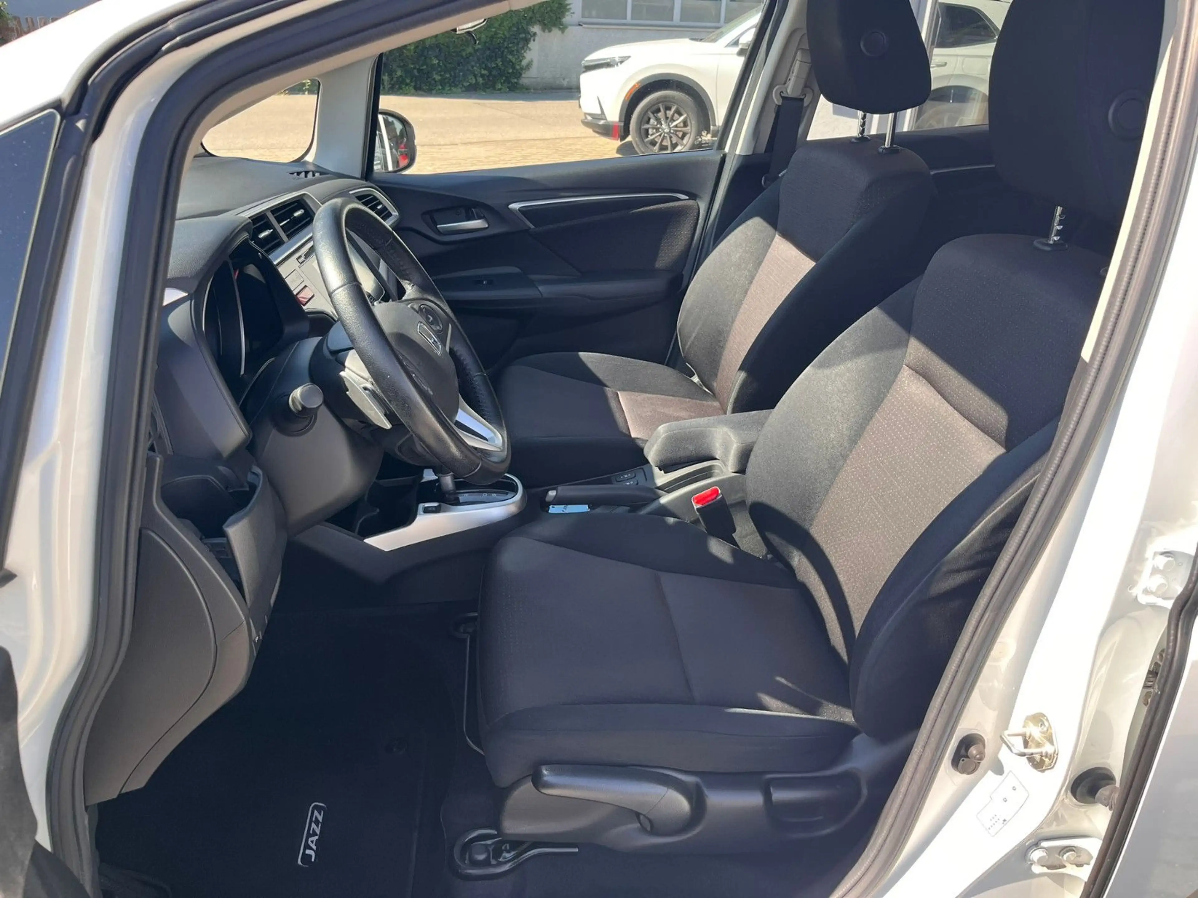 Honda Jazz 1.3 i-VTEC Elegance 1.5 i-Vtec Automatik — photo 10