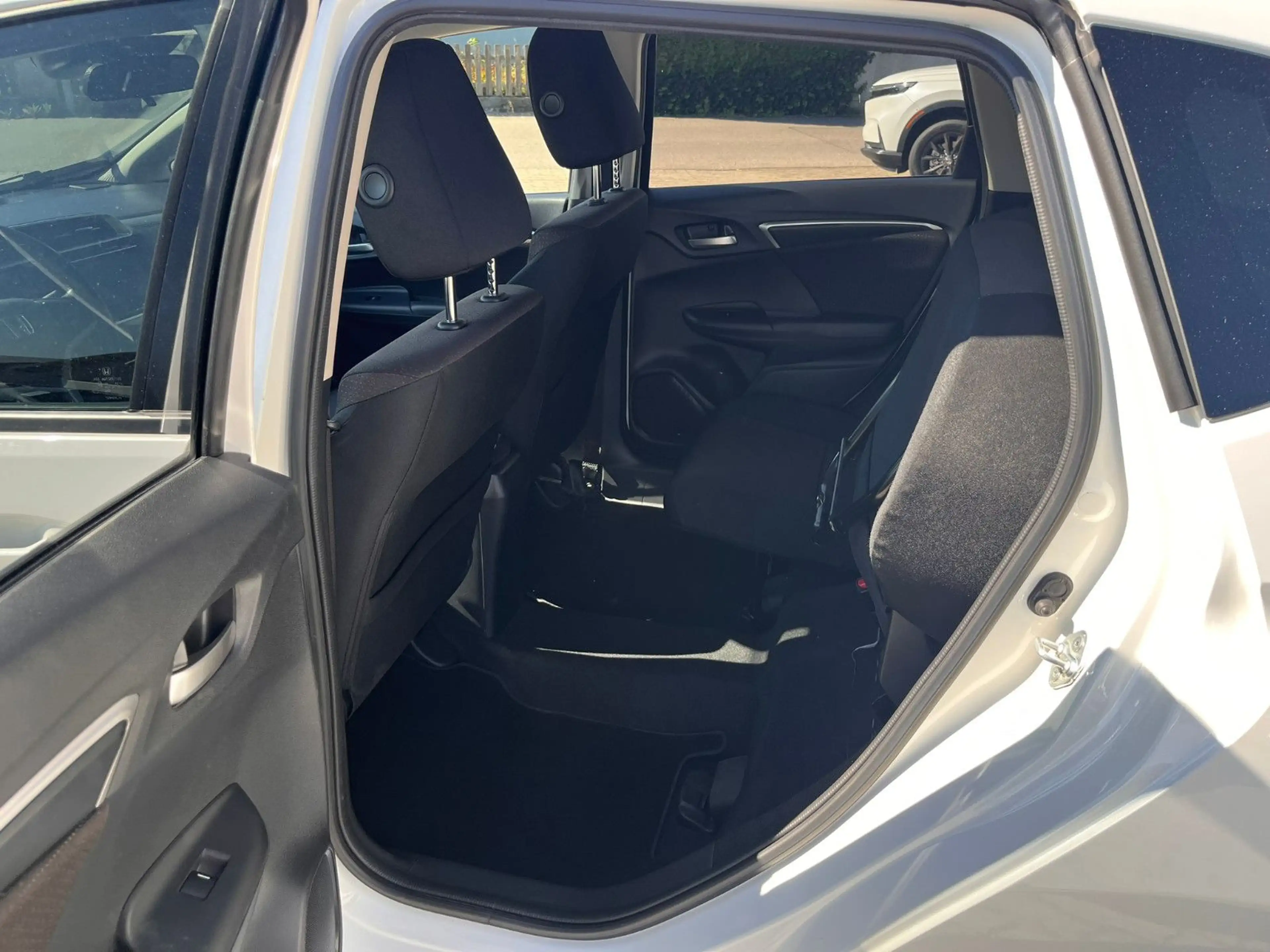 Honda Jazz 1.3 i-VTEC Elegance 1.5 i-Vtec Automatik — photo 13
