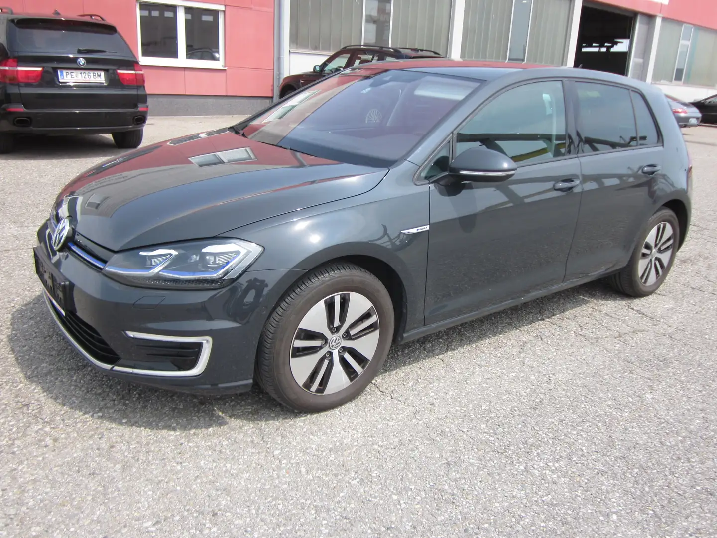 Volkswagen e-Golf e-Golf 35,8kWh (mit Batterie) Grau - 1