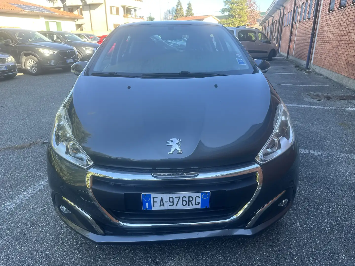 Peugeot 208 5p 1.2 vti 12v Allure Grijs - 2