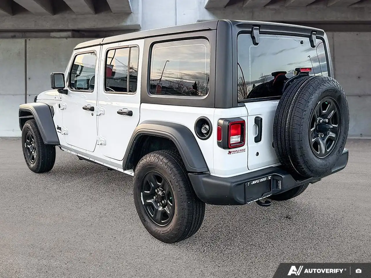 Jeep Wrangler снимка Jeep Wrangler